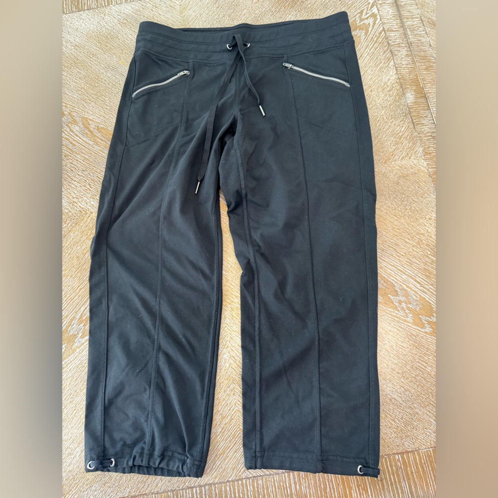 Athleta Black Cropped Pants Medium Drawstring Waist 32” Inseam 24” Zip Pockets